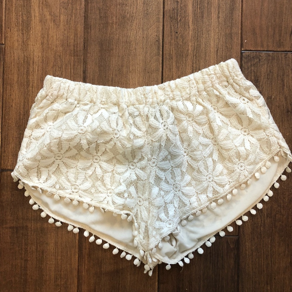 Lace shorts 🌟